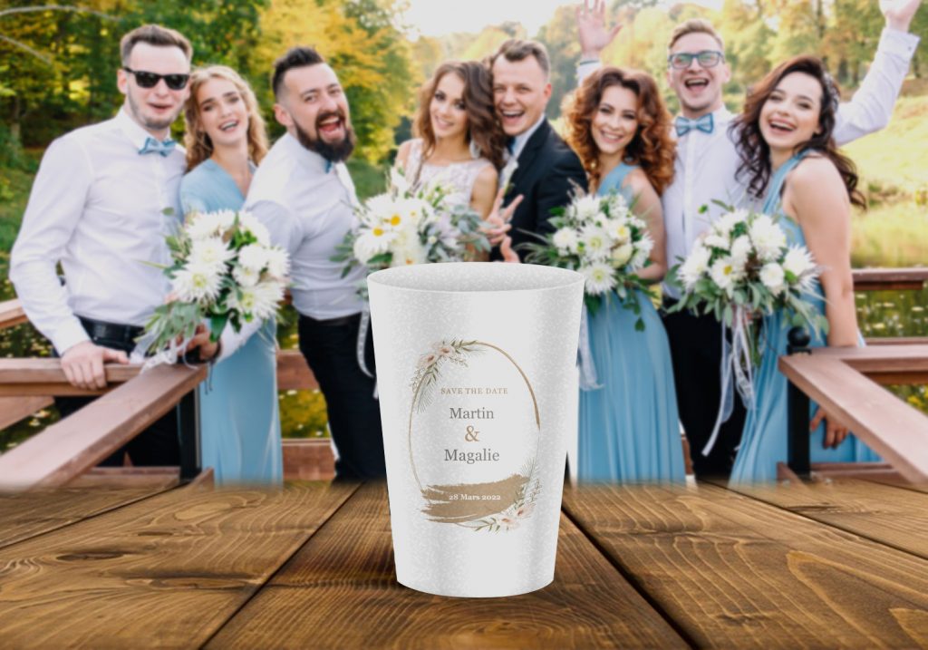 mockup gobeletCup mariage 02 1024x717 - Mariage : Un gobelet de bière personnalisé ça vous tente ?